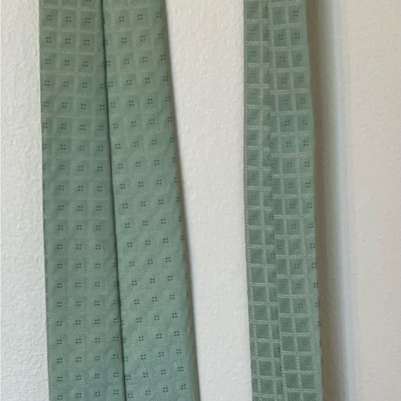 Nina Ricci Tie - Picture 2 of 5